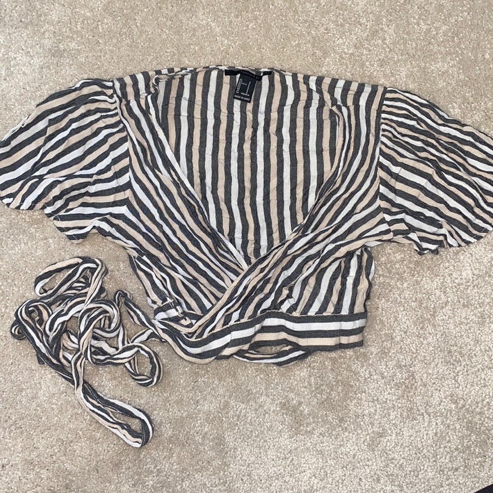 Crop top wrap short sleeve shirt
